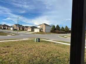 225 Allington Cir in Jarrell, TX - Building Photo - Building Photo