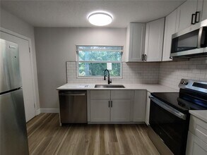 316 W Howry Ave in DeLand, FL - Building Photo - Building Photo