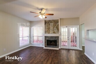 800 Charles Pl in Baytown, TX - Building Photo - Building Photo