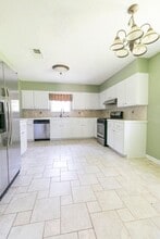 109 Thomas Dr in Leesville, LA - Building Photo - Building Photo