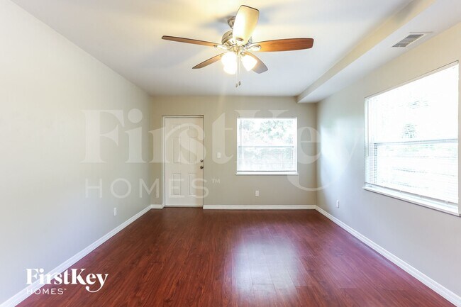 5245 2nd Ave N in St. Petersburg, FL - Foto de edificio - Building Photo