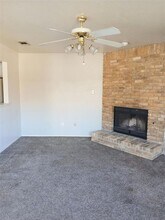 2742 Sunset Strip Dr-Unit -2742 in Glenn Heights, TX - Foto de edificio - Building Photo