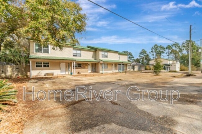 1636 E 1st Ave in Crestview, FL - Building Photo - Building Photo