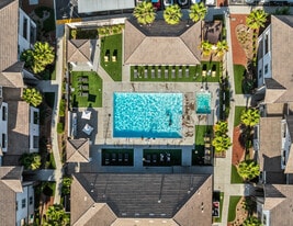 Morada Crossing in Stockton, CA - Building Photo