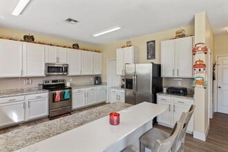 738 SW Dalton Cir in Port St. Lucie, FL - Building Photo - Building Photo