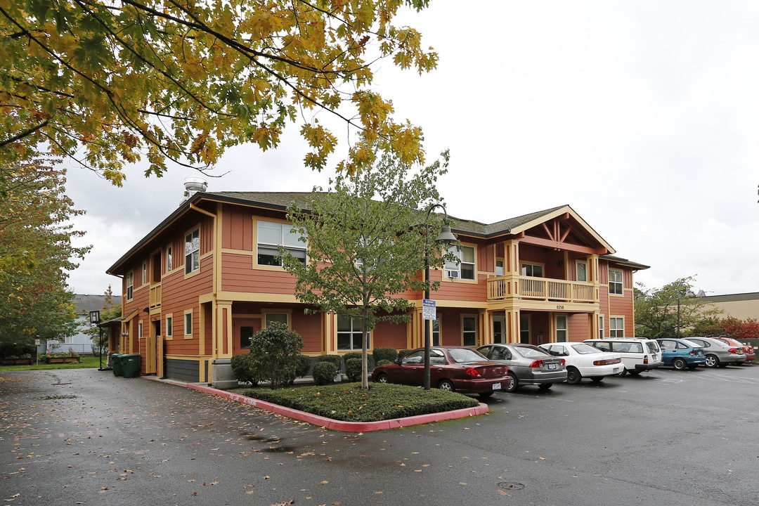 Chez Ami Apartments in Portland, OR - Building Photo