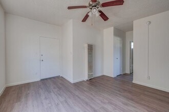 1735 W 120th St in Los Angeles, CA - Building Photo - Building Photo