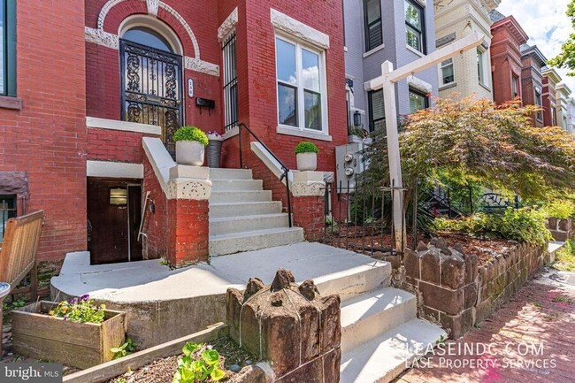 130 Seaton Pl NW in Washington, DC - Building Photo - Building Photo