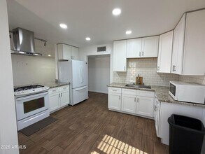 2 E Piedmont Rd in Phoenix, AZ - Building Photo - Building Photo