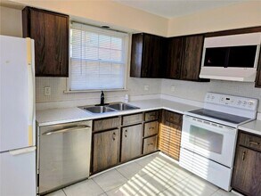 13415 Land O Woods Dr in St. Louis, MO - Building Photo - Building Photo