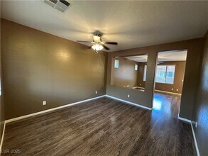 10419 Lilac Square Ave in Las Vegas, NV - Building Photo - Building Photo