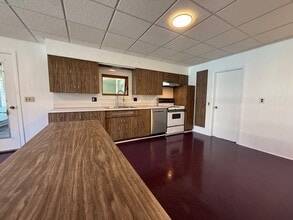 152 Furnace St, Unit 2 in North Adams, MA - Foto de edificio - Building Photo