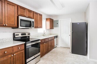 5171 SW 6th St in Margate, FL - Building Photo - Building Photo