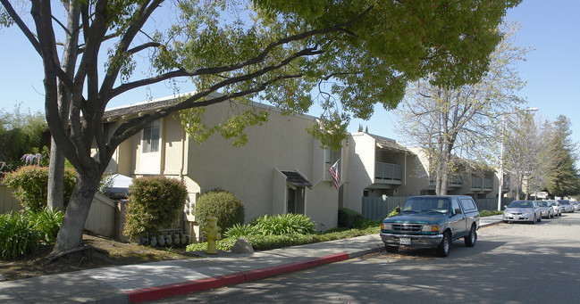 3499 Norton Way in Pleasanton, CA - Building Photo - Building Photo