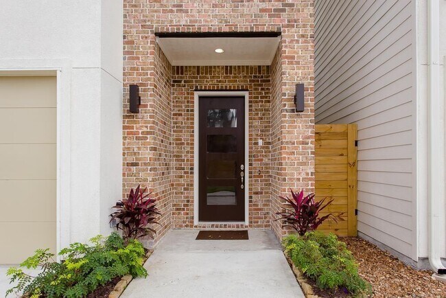 3305 Jefferson St in Houston, TX - Building Photo - Building Photo