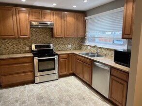 440 Ida Ln in Elmhurst, IL - Building Photo - Building Photo