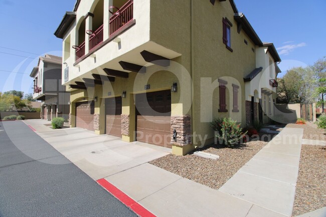 2725 E Mine Creek Rd in Phoenix, AZ - Building Photo - Building Photo