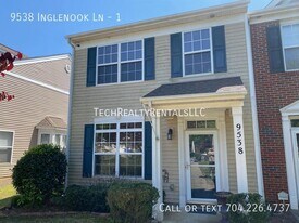 9538 Inglenook Ln in Huntersville, NC - Building Photo