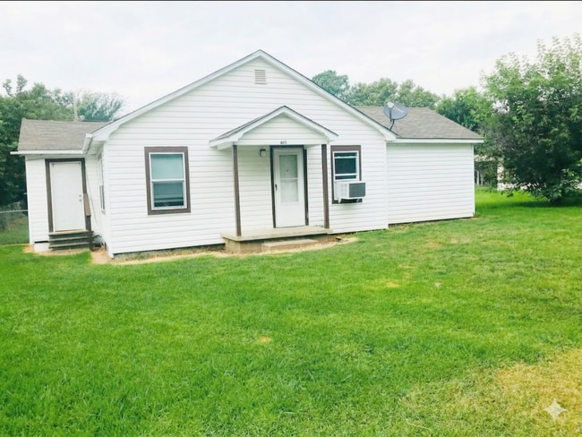 property at 613 N 11th Ave