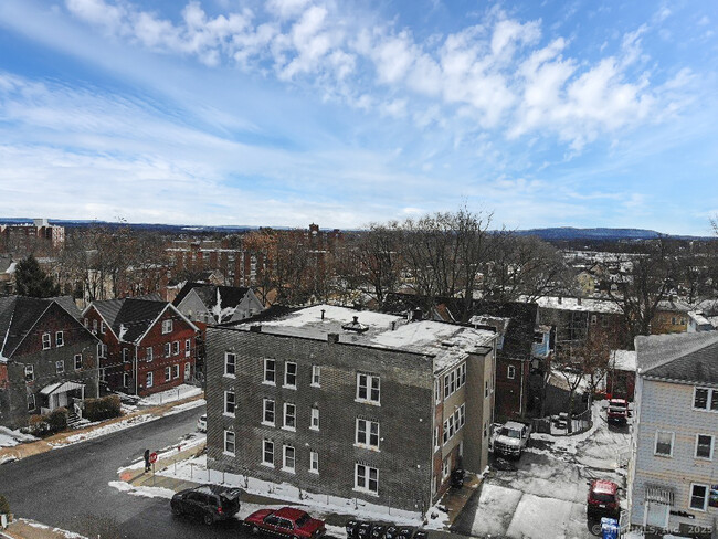 24 Tremont St in New Britain, CT - Building Photo - Building Photo