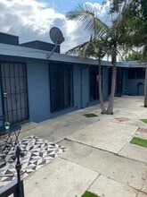 2916 W Century Blvd, Unit 02 in Inglewood, CA - Foto de edificio - Building Photo