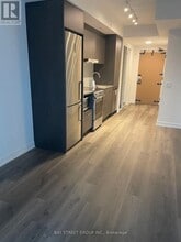 195 Commerce St in Vaughan, ON - Building Photo - Building Photo