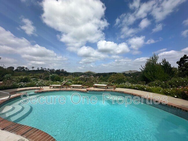 637 Lynwood St in Thousand Oaks, CA - Building Photo - Building Photo