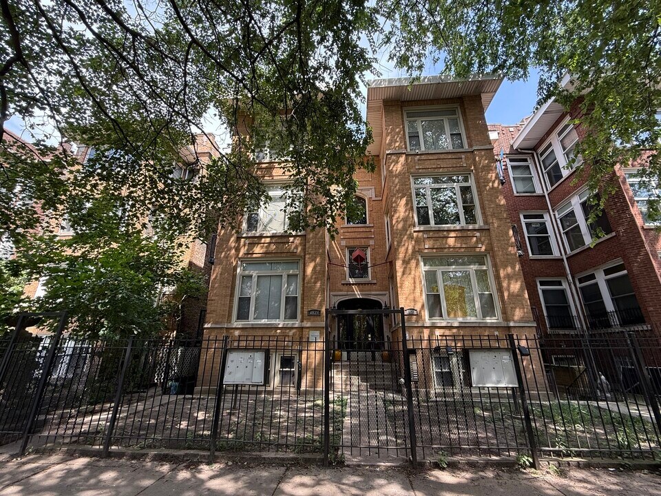 4823 N Sawyer Ave in Chicago, IL - Building Photo