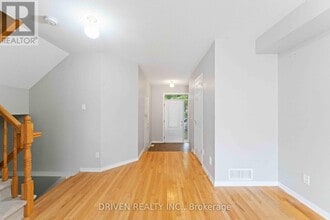 270 Berrigan Dr in Ottawa, ON - Building Photo - Building Photo