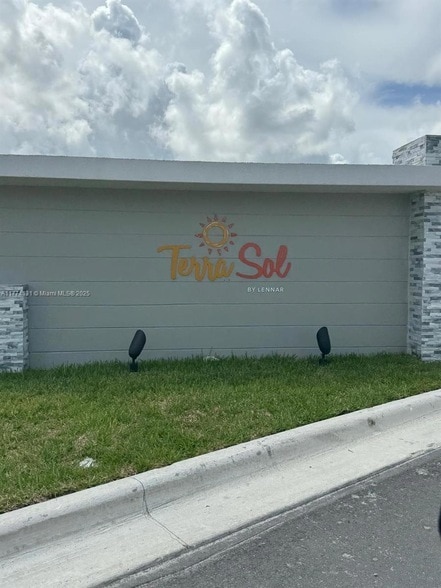 property at 635 SE 13th St Cir