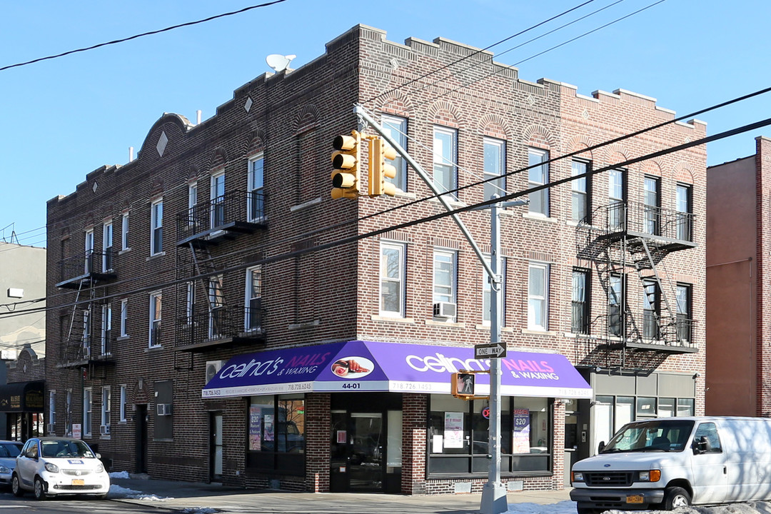 4401 28th Ave in Astoria, NY - Building Photo