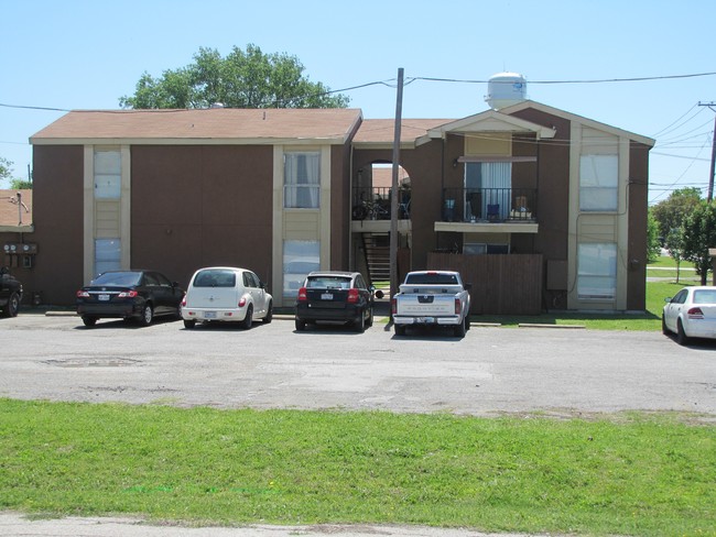 Country Living Apartments