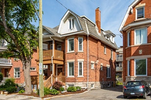 401 Daly Ave in Ottawa, ON - Building Photo