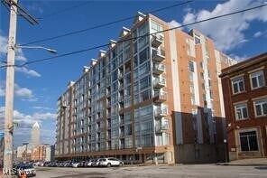 2222 Detroit Ave in Cleveland, OH - Building Photo