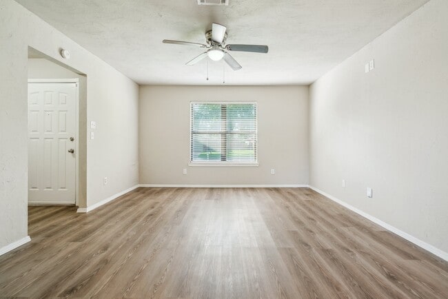 12225 SW 14th St in Yukon, OK - Building Photo - Building Photo