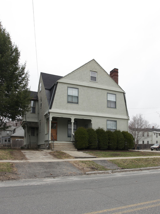 104 Appleton Ave in Pittsfield, MA - Building Photo