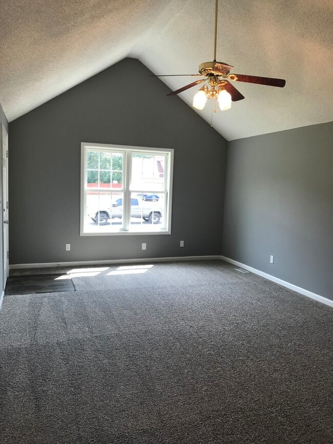 3233 S Senseney Cir in Clarksville, TN - Building Photo - Building Photo