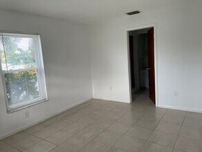 10022 8th St in Naples, FL - Building Photo - Building Photo