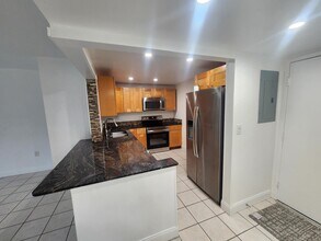 4384 NW 9th Ave, Unit # 19-1-1D in Deerfield Beach, FL - Building Photo - Building Photo