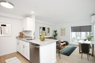 The Camelot in West Hartford, CT - Building Photo