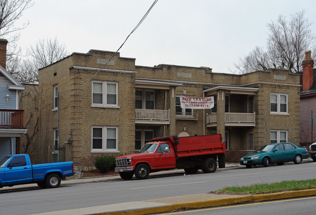 3096 Gilbert Ave in Cincinnati, OH - Building Photo