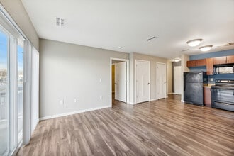 Blairs Ferry in Marion, IA - Foto de edificio - Building Photo