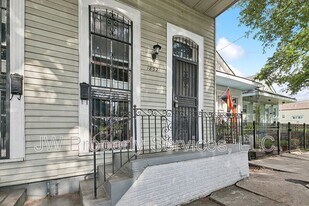 1832 Elysian Fields Ave in New Orleans, LA - Building Photo