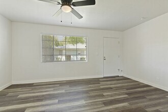 2211-2211 S Granada Dr in Tempe, AZ - Building Photo - Building Photo