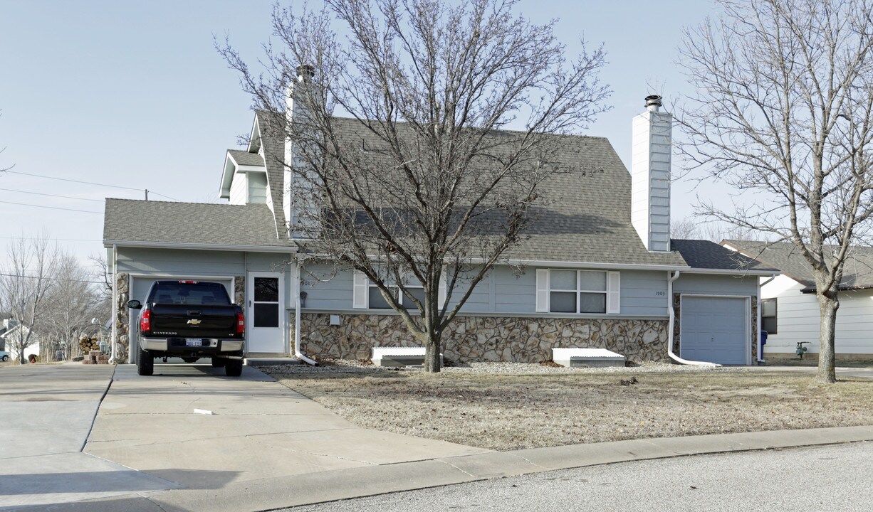 1913-1915 Peppercorn in Derby, KS - Building Photo