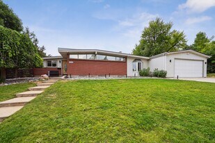 5944 S Milwaukee Way in Centennial, CO - Building Photo