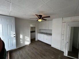 4100 Ritchie Hwy, Unit C in Baltimore, MD - Building Photo