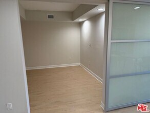 5015 Balboa Blvd in Los Angeles, CA - Building Photo - Building Photo