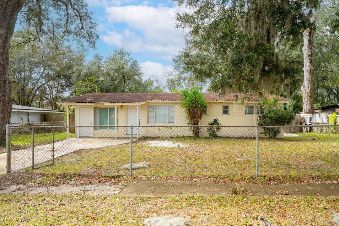 385 Dunwoodie Rd in Orange Park, FL - Building Photo