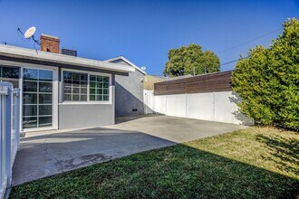 1630 N Buena Vista St in Burbank, CA - Building Photo - Building Photo